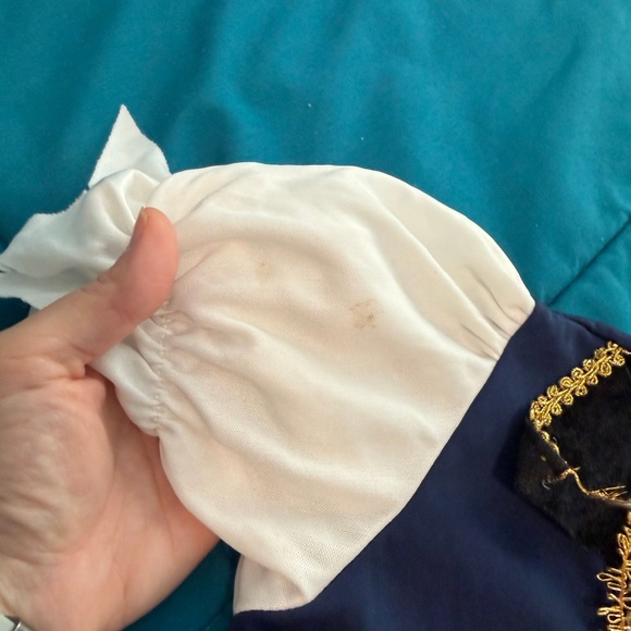 Girls Caribbean pirate Costume M 7-10 - Picture 3 of 7